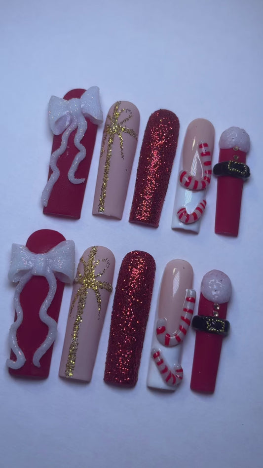 Holiday Bow Nails